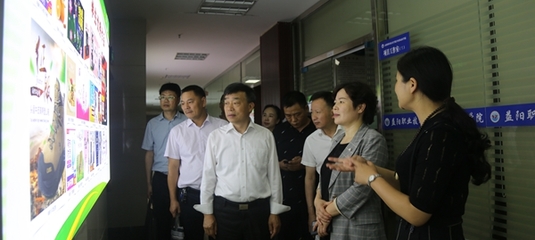 副市长黄东红调研益阳职业技术学院中南电商学院，推动益阳电商教育创新发展